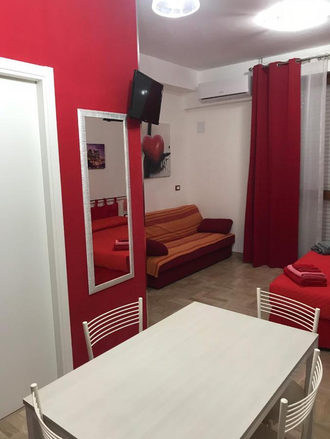 Da Gianni E Bea Hotel Foligno Bagian luar foto